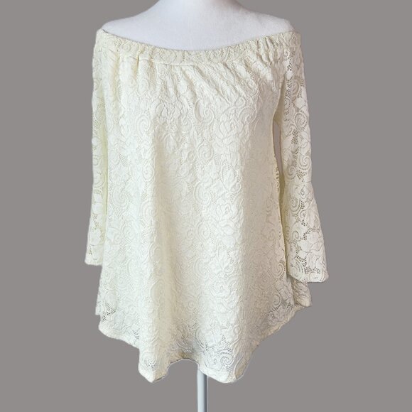 Chic Jella C. Off Shoulder Lace Blouse | Bell Sleeve | Date Night / Boho Chic - Picture 1 of 10